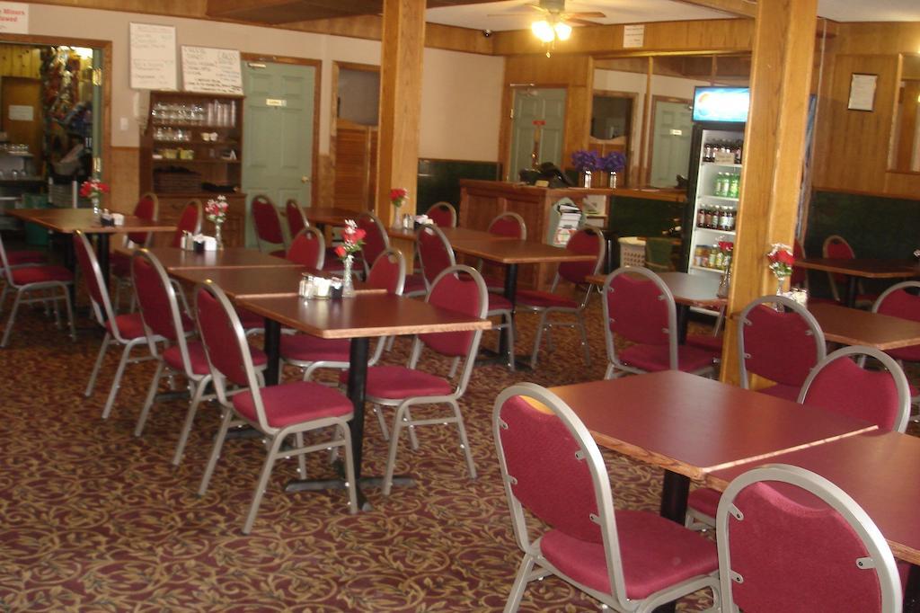 King'S Hotel & Motel By Elevate Rooms Shaunavon Exterior photo